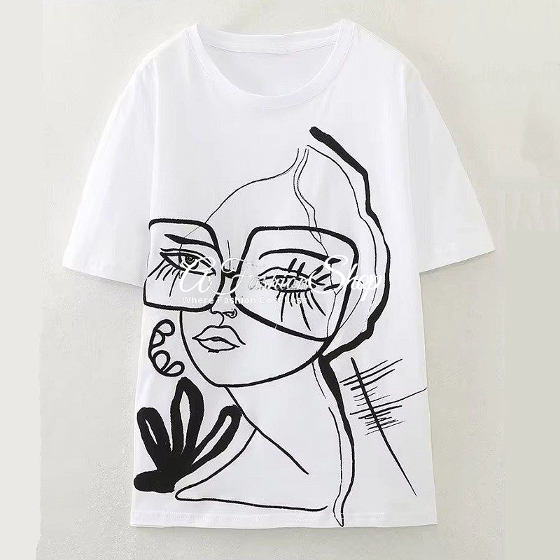 Cosmo Girl Black Graphic T-Shirt