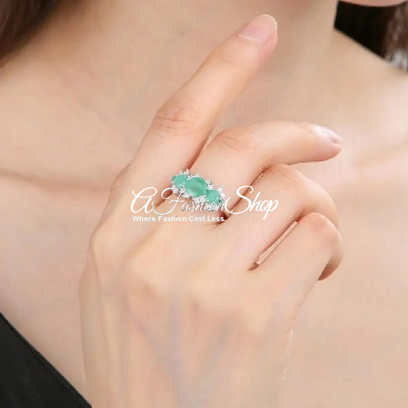 2.6ct Bridal Ring 3-Stone Emerald Bling