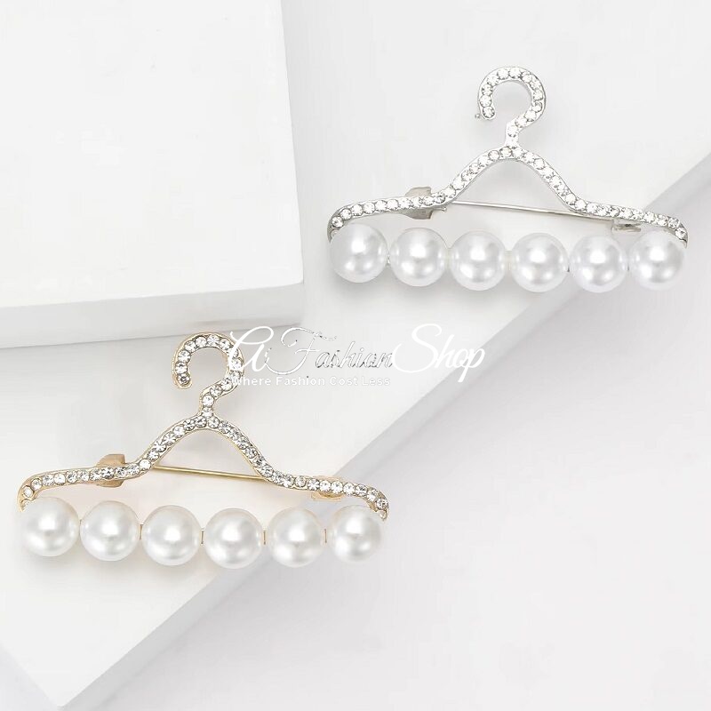 Pretty Pin Luxury Pearl Pin Hanger Brooch